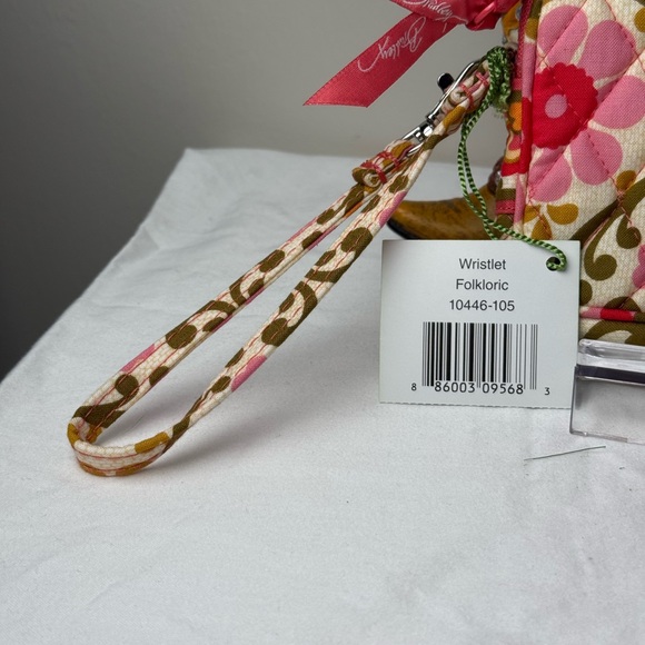 NWT Vera Bradley Folkloric Wristlet Wallet Zipper Quilting Retired - Picture 3 of 7